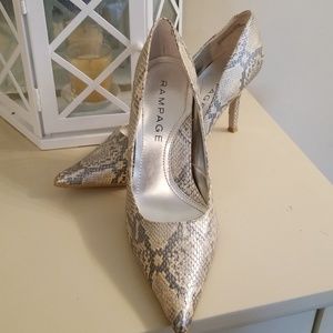 ** HOT ** NWT Rampage Snakeskin Heels